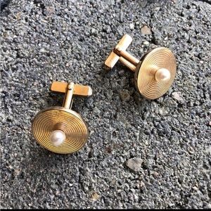 Vintage. Gold and Pearl Circular Cuff Links